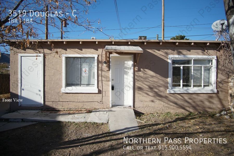 Primary Photo - Cozy 1 BDR Apartment Near Memorial Park!