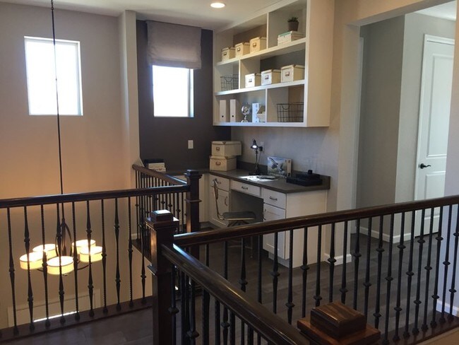 Building Photo - Gorgeous Townhome in Greenwood Village