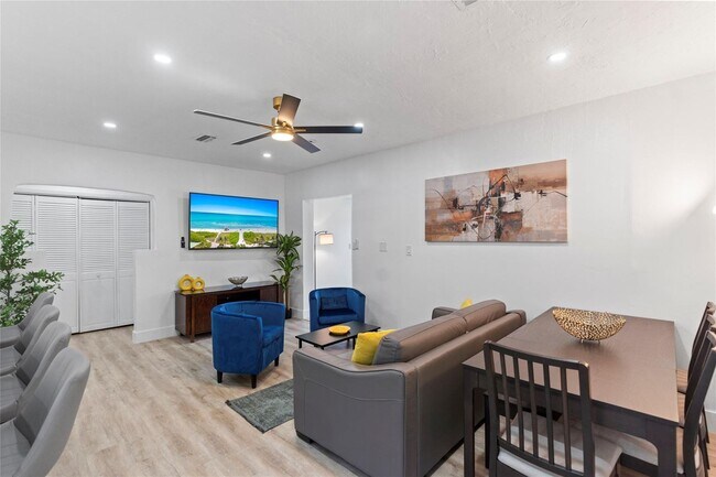 Foto del edificio - 719 NE 36th St