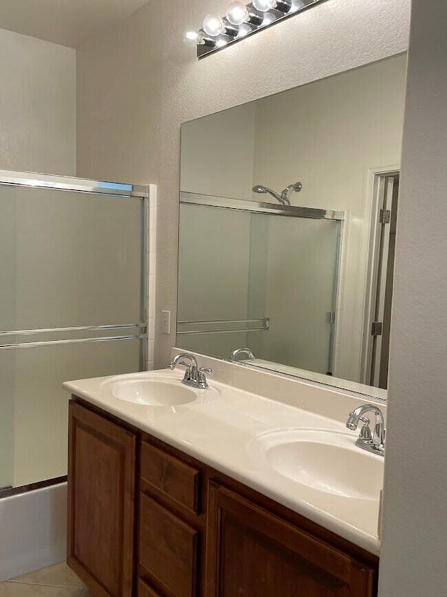 Foto del edificio - Montecito Village- Brookside -  3 Bedroom ...