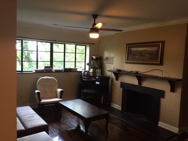 Building Photo - 1405 Summit Dr