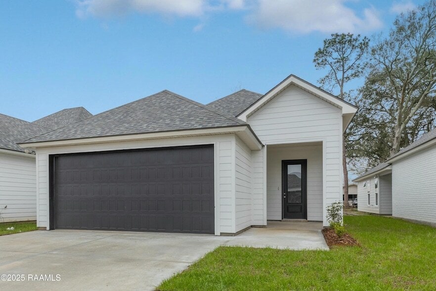 Primary Photo - 107 Alpine Dr