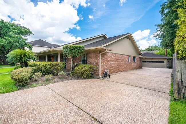 Building Photo - 5347 Paisley Ln