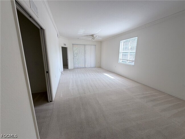 Foto del edificio - 8450 Kingbird Loop