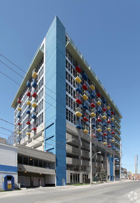 Building Photo - Solara