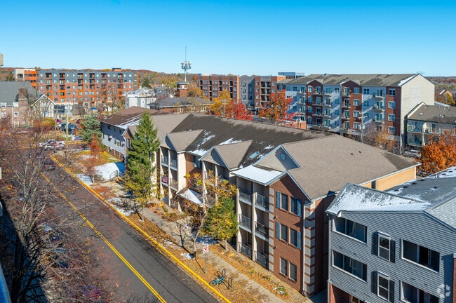 Andrew Place Commons - Andrew Place Commons Apartments