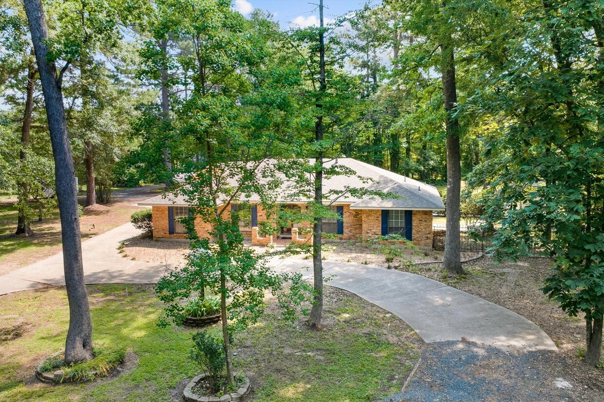 1930 Wildwood Dr, Haughton, LA 71037 House for Rent in Haughton, LA