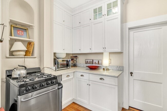 Building Photo - 336 Beacon St