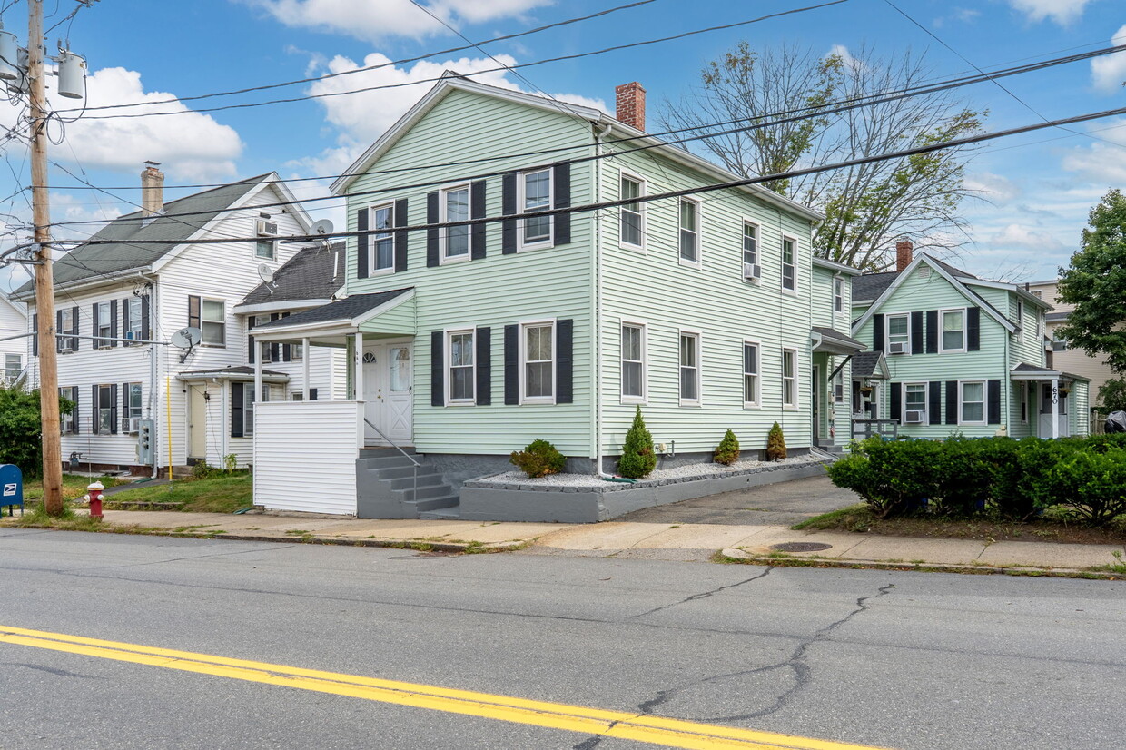 Primary Photo - 666 Main St