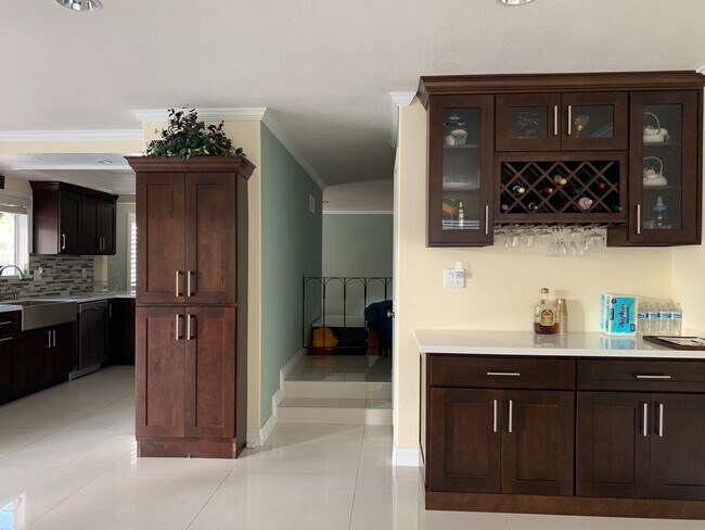 Foto del edificio - 11279 Primrose Ave