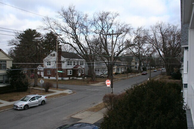 Foto del edificio - 38 Harris Ave