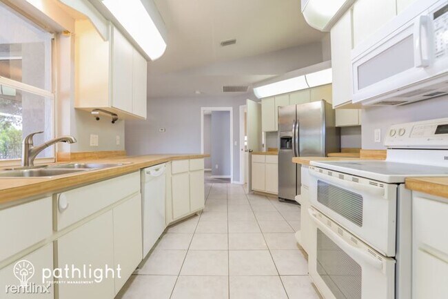 Building Photo - 3 br, 2 bath House - 99 Sandhurst Drive UNIT