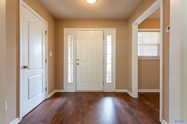 Foto del edificio - 103 Dunnigan Ct NW