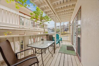 Building Photo - 1510 W 6th St