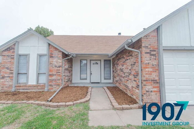 Building Photo - Stunning 3-Bedroom Home with Dramatic Vaulted Ceilings and Loft in OKC!