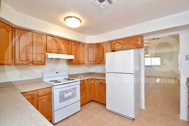 Building Photo - Lovely 3 bedroom home!