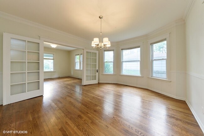 Building Photo - 656 Chestnut St