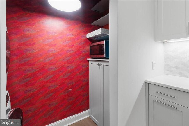 Building Photo - 720 Walker Square