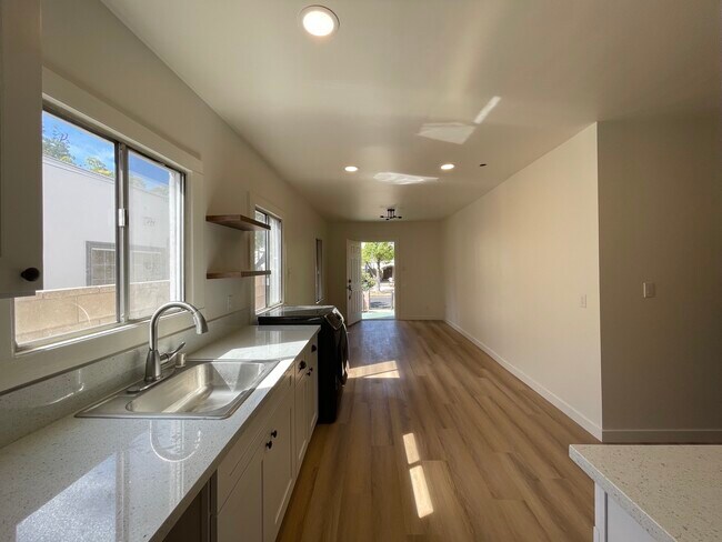 Open Kitchen to Living Room - 3371 Perlita Ave