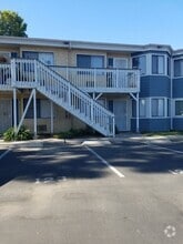 Building Photo - 12616 Lakeshore Dr