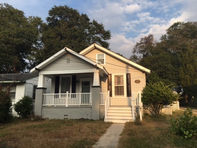 Primary Photo - Cute Bungalow in Great Location