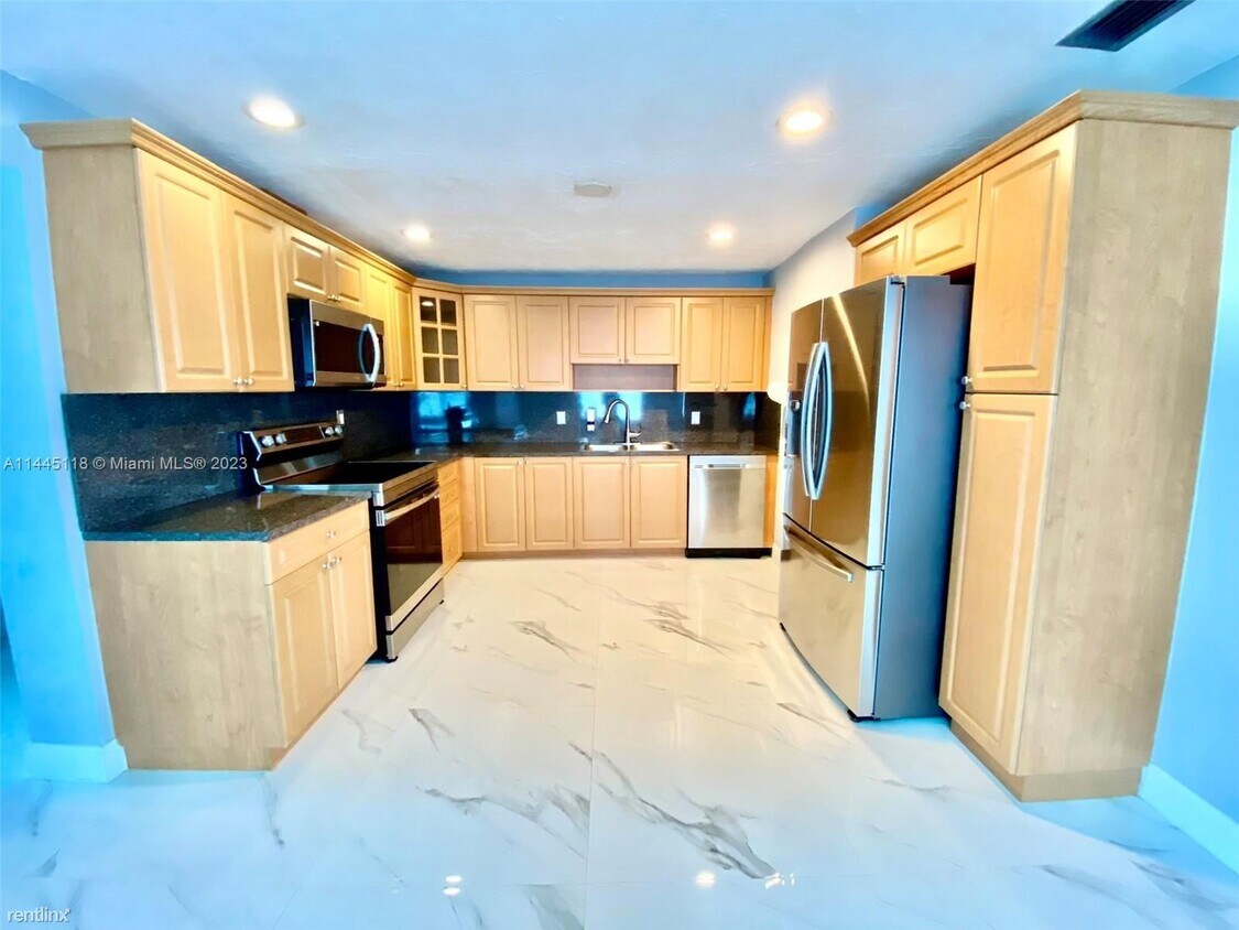 Foto del edificio - 3 br, 2 bath House - 7393 SW 22nd St