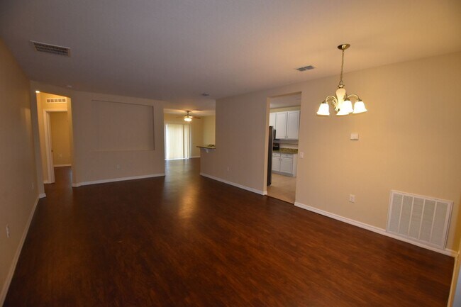 Building Photo - 3761 Lapeer Ave