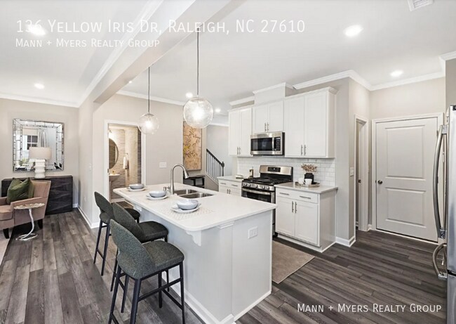 Foto del edificio - 136 Yellow Iris Dr