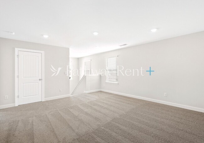 Building Photo - 3517 Quintana Dr