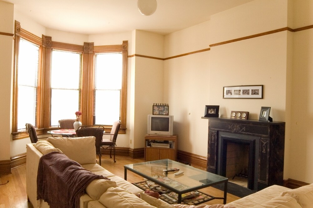 Primary Photo - 2058 N Cleveland Ave