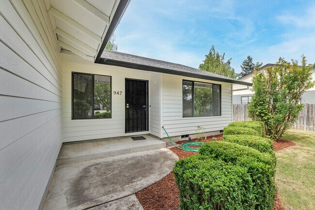 Foto del edificio - Updated Single Level Home with Large Fence...
