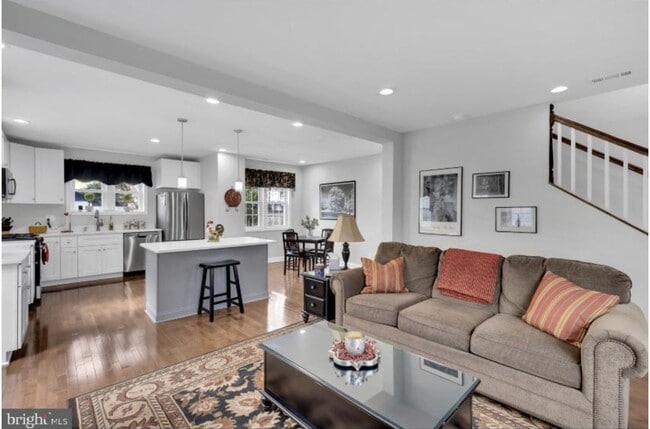 Building Photo - Bellmaw/Palmyra - 5 Bed 2 Bath Single
