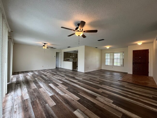 Building Photo - Advana, Your new home!