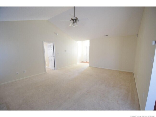 Foto del edificio - 904 Fairfield Cir