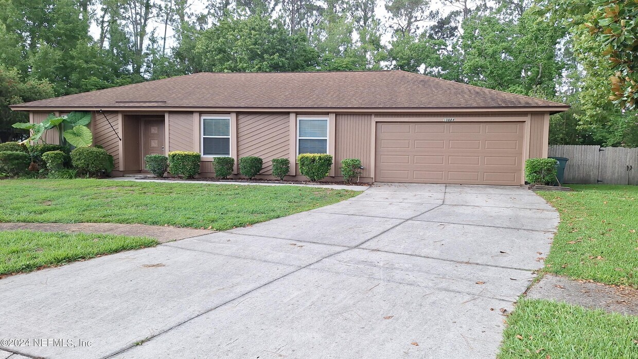 Primary Photo - 10884 Great Southern Dr