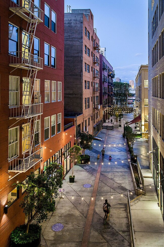 Foto del edificio - 746 S Los Angeles St