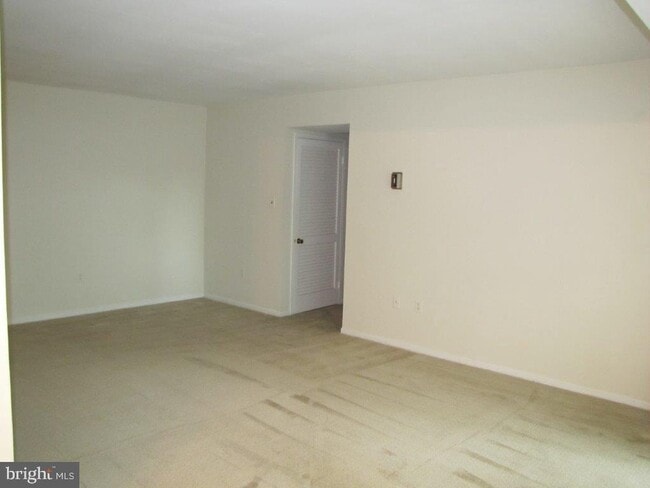 Foto del edificio - Spacious 2-bedroom unit