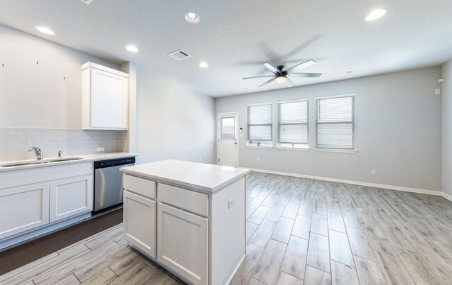 Building Photo - 2013 Arendale Dr