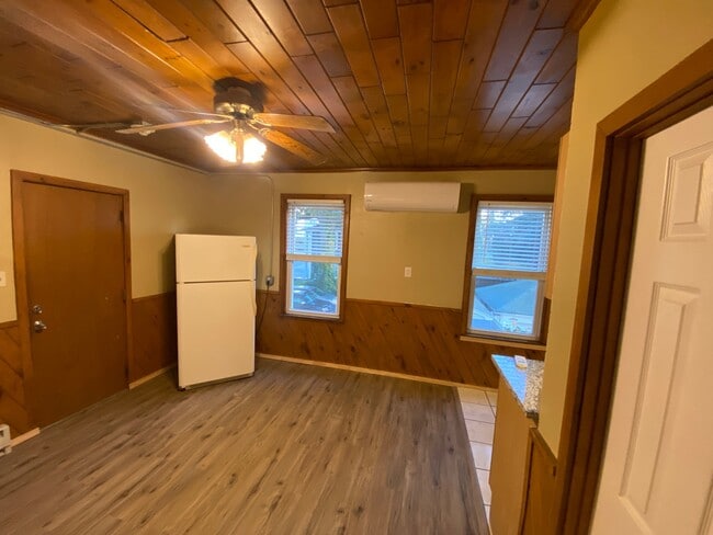 Photo - 166 Newland Ave Apartment
