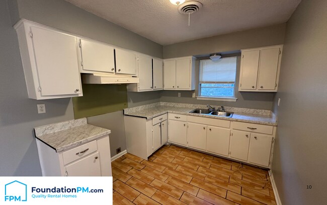 Building Photo - 4996 William Cary Dr