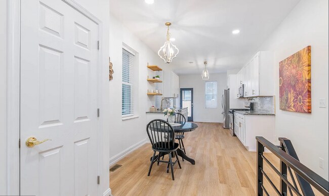 Building Photo - Snyder