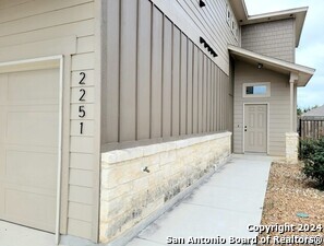 Building Photo - 2251 Avery Village