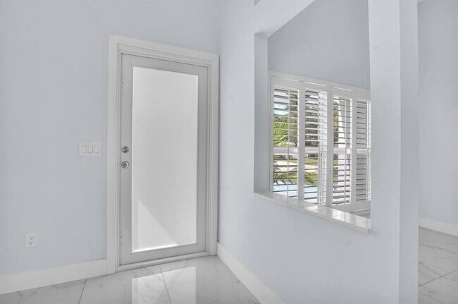 Foto del edificio - 8389 Rural Ln
