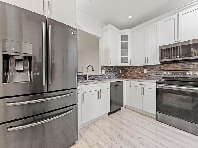Foto del edificio - 9032 NW 54th St