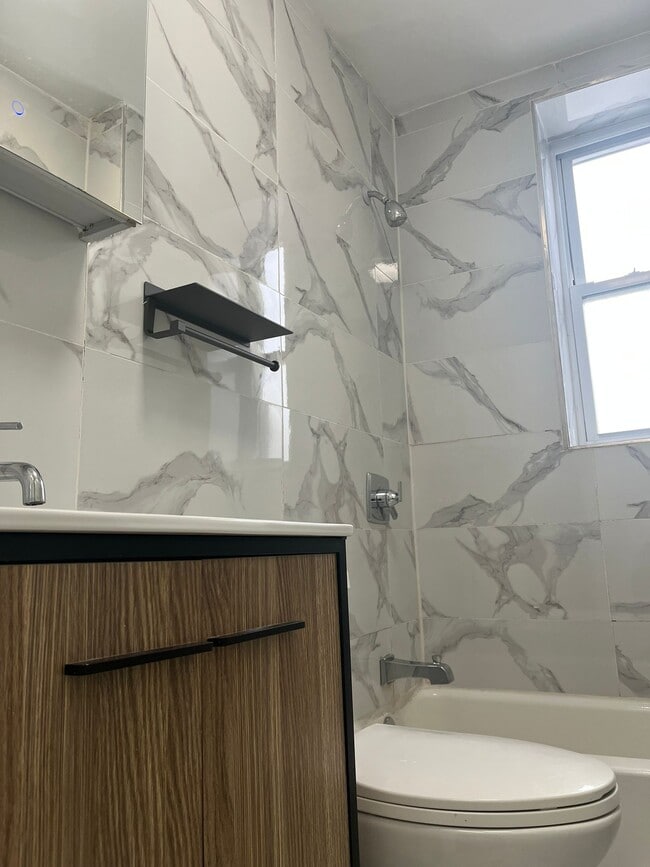 Foto del edificio - 5809 Palisade Ave