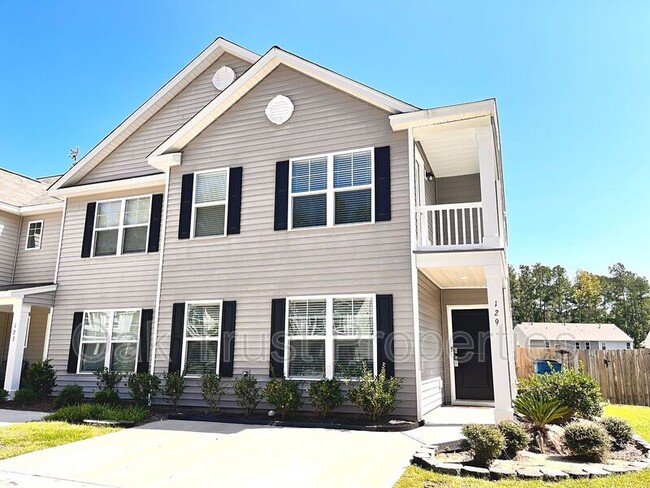 Foto del edificio - 129 Spencer Cir