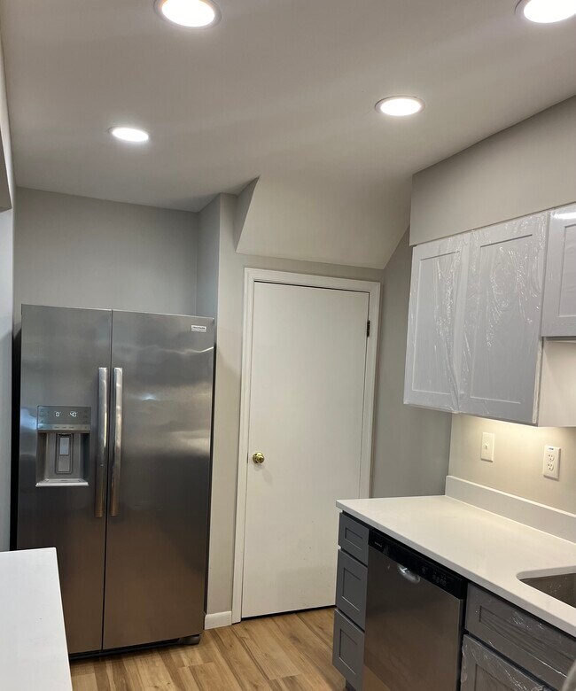 Foto del edificio - 2215 Graythorn Rd