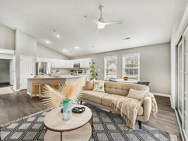 Foto del edificio - 3416 Wellesley Ct