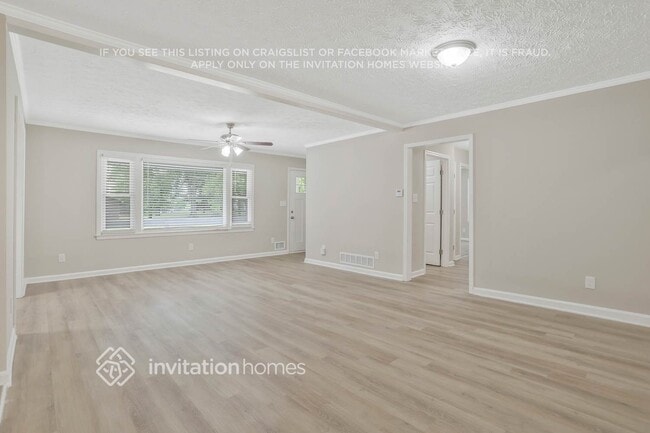 Foto del edificio - 692 Barnes Dr