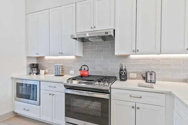 Foto del edificio - Winter Seasonal Rental- 50B 3rd St.